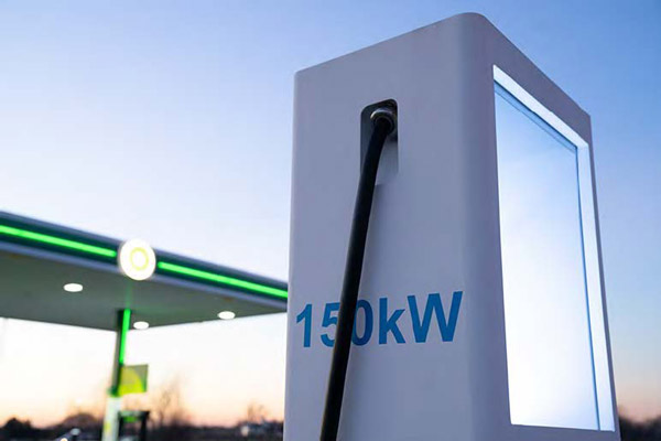 Mahindra & Jio-bp Sign MoU To Explore EV Charging & Low Carbon Solutions