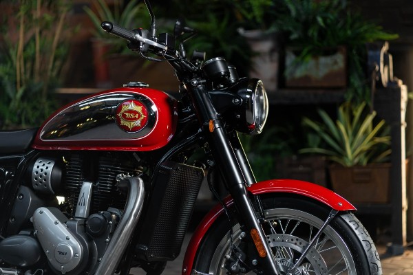 BSA Goldstar 650 Officially Revealed