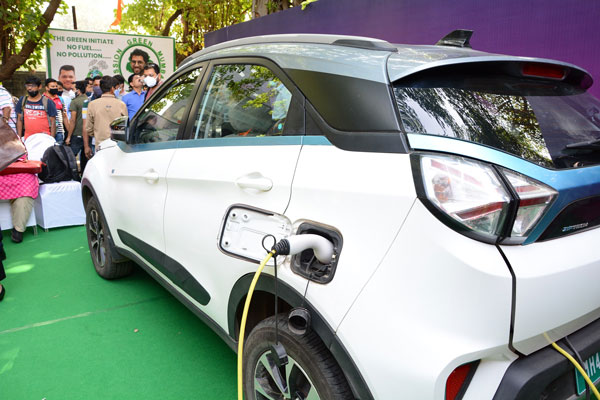 Magenta & Central Railways Innaugrate EV Chargers At Parel Railway Station