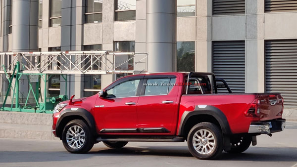 Toyota Hilux Spotted Undisguised: Launch In January