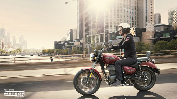 Yezdi Roadster Vs Royal Enfield Meteor 350: Engine, Features & More