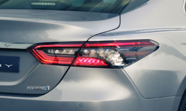 Five Things You Should Know About The 2022 Toyota Camry Hybrid: Generation, Design & More