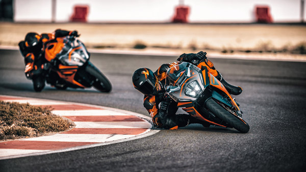 KTM RC 390 Launched At Rs 3.14 Lakhs