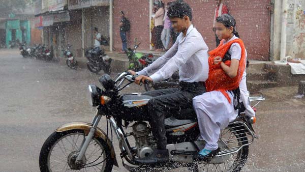 Mumbai Makes Helmet Mandatory For Pillion Riders