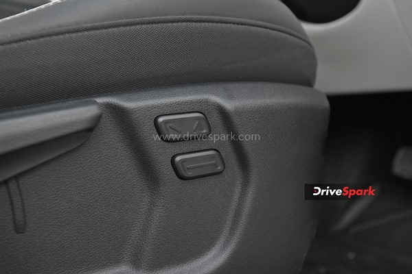 2022 Hyundai Venue Review: Design, Specs, Performance, Interiors, Features, & Other Details