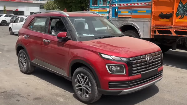 2022 Hyundai Venue Top Model Exterior & Interior Spied