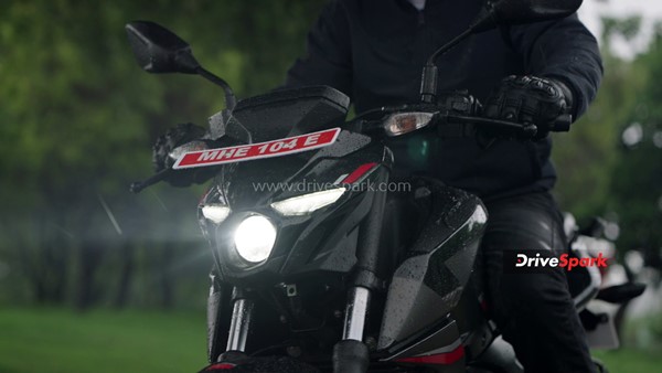 Bajaj Pulsar N160 Review: Design, Specs, Performance, Features, Handling, Ride Comfort & Other Details
