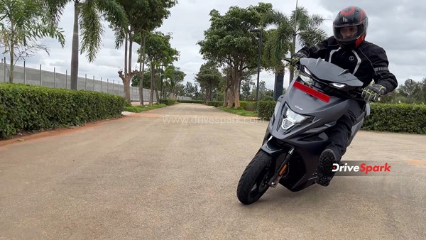 Simple One Electric Scooter Review: Design, Specs, Performance, Features, Handling, Ride Comfort & Other Details