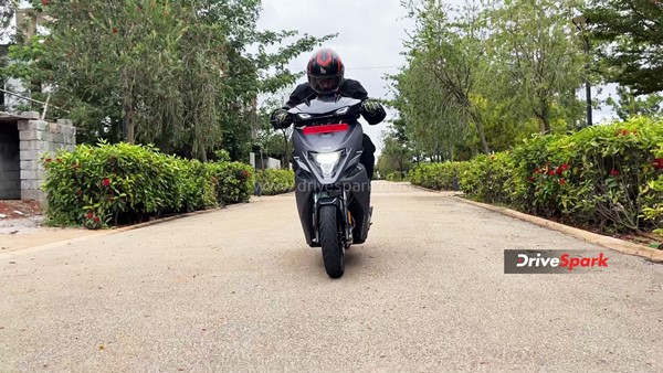 Simple One Electric Scooter Review: Design, Specs, Performance, Features, Handling, Ride Comfort & Other Details