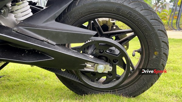 Simple One Electric Scooter Review: Design, Specs, Performance, Features, Handling, Ride Comfort & Other Details