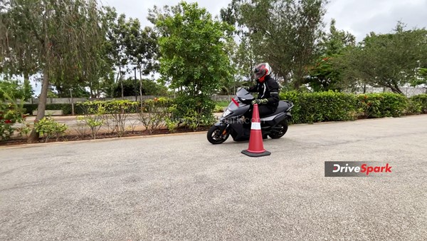 Simple One Electric Scooter Review: Design, Specs, Performance, Features, Handling, Ride Comfort & Other Details