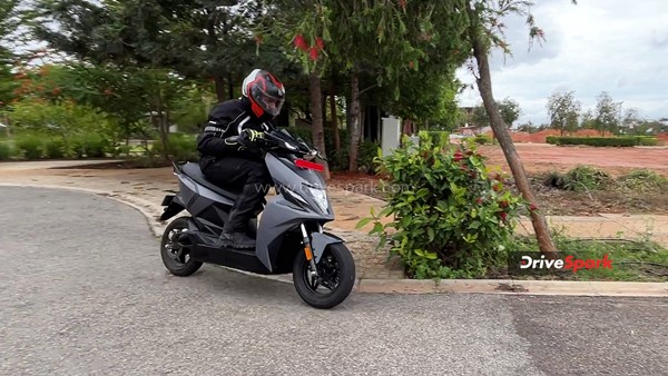 Simple One Electric Scooter Review: Design, Specs, Performance, Features, Handling, Ride Comfort & Other Details
