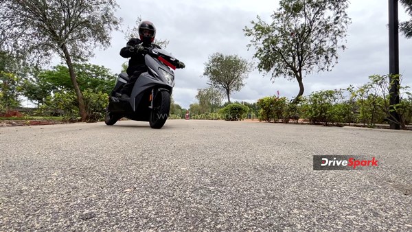 Simple One Electric Scooter Review: Design, Specs, Performance, Features, Handling, Ride Comfort & Other Details