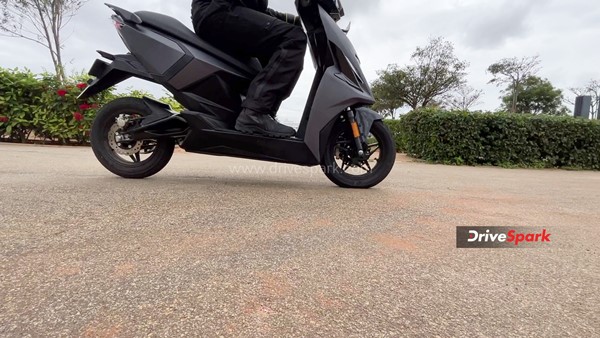 Simple One Electric Scooter Review: Design, Specs, Performance, Features, Handling, Ride Comfort & Other Details