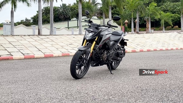 Honda CB300F First Ride Review - Aggressive Fighter Neutered By Head Scratching Price Tag
