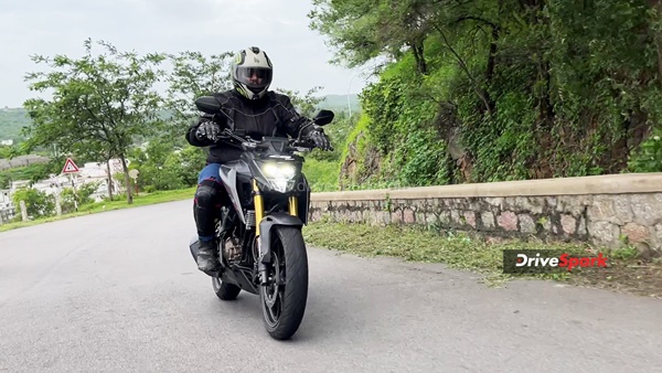 Honda CB300F First Ride Review - Aggressive Fighter Neutered By Head Scratching Price Tag