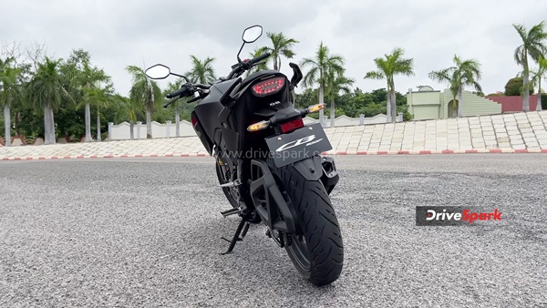 Honda CB300F First Ride Review - Aggressive Fighter Neutered By Head Scratching Price Tag