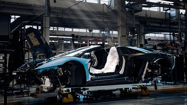Last Naturally Aspirated V12 Lamborghini Rolls Off Production Line - End Of An Era