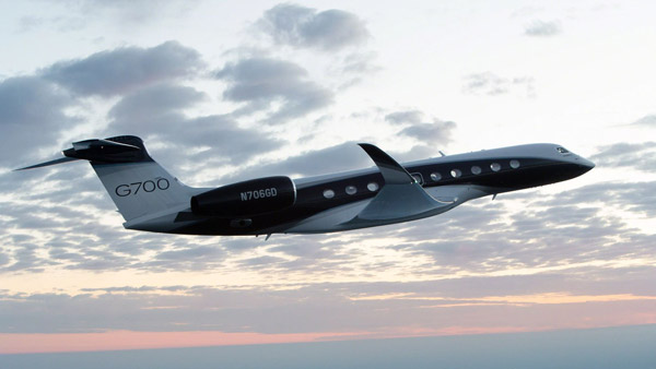 This Billionaire’s Private Plane Can Fly From New York To London Twice ...