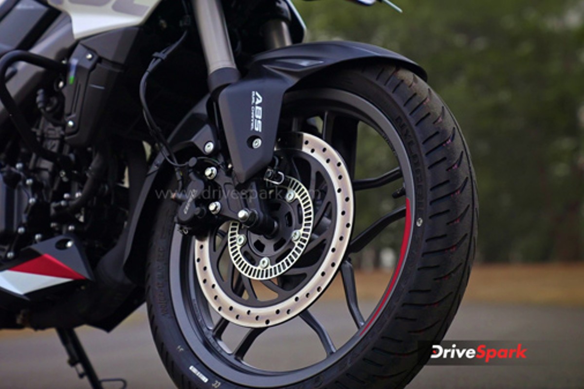 The Art Of Braking On a Motorcycle Brake Or Get Broken DriveSpark