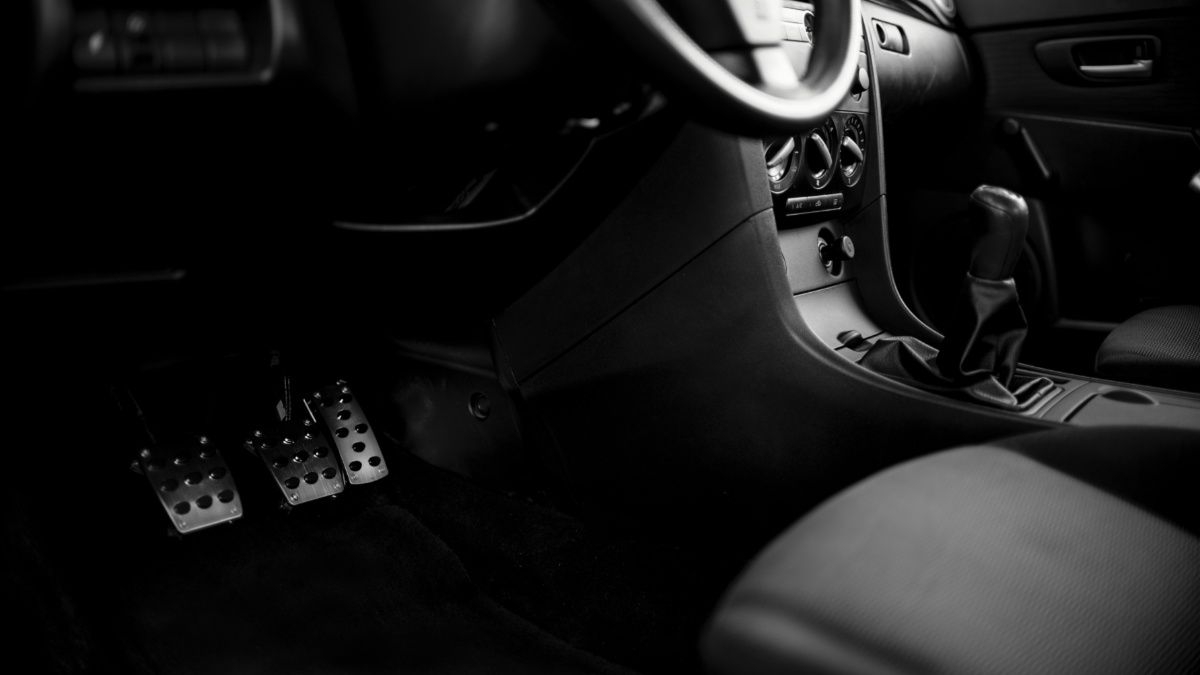 Heel And Toe Downshifting A Guide For Manual Transmission Drivers