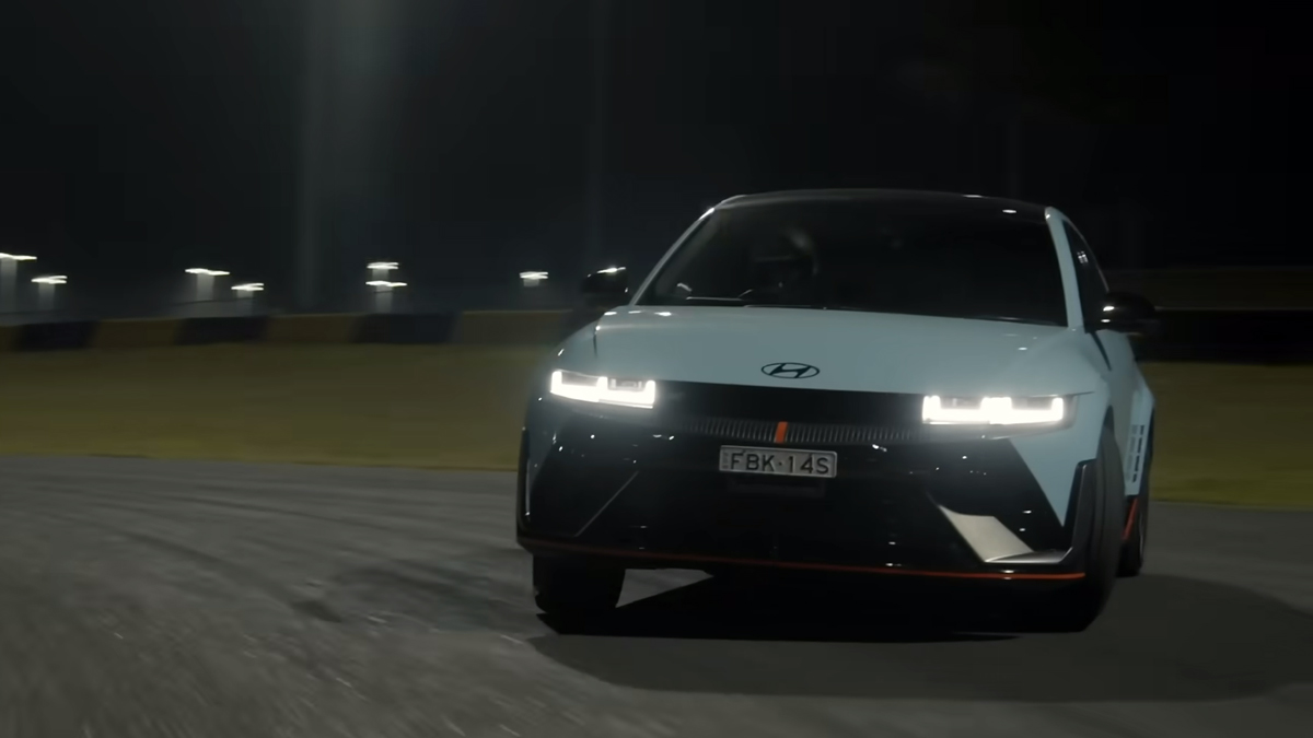 Watch Drift King Keiichi Tsuchiya Drift The Hyundai Ioniq 5 N
