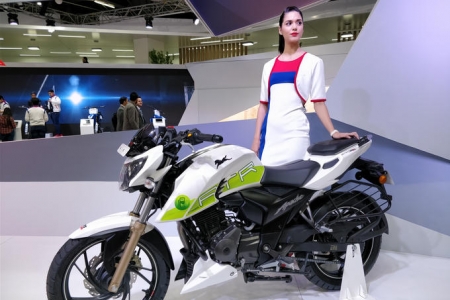 TVS Apache RTR 200 Fi Ethanol Photos - Auto Expo 2018 Images
