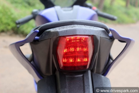 Yamaha YZF R15 v3-0 Photos - Auto Expo 2018 Images