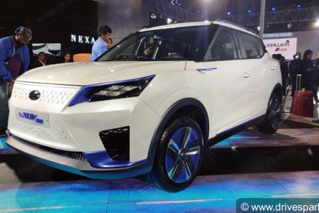 Mahindra eXUV300 Photos - Auto Expo 2020 Images