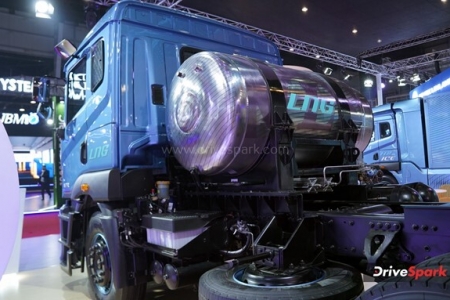 Ashok Leyland A6 LNG 6X4 Tractor Photos - Auto Expo 2023 Images