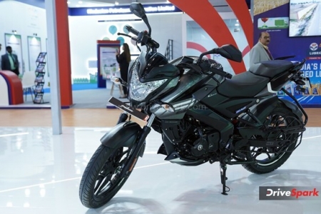Bajaj Pulsar NS160 Flex Fuel Photos - Auto Expo 2023 Images