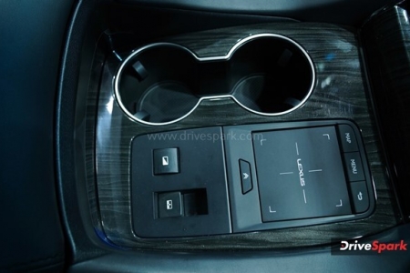 Lexus LM Photos - Auto Expo 2023 Images