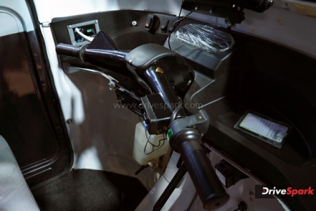 OSM Kraze AC Electric Auto Rickshaw Photos - Auto Expo 2023 Images