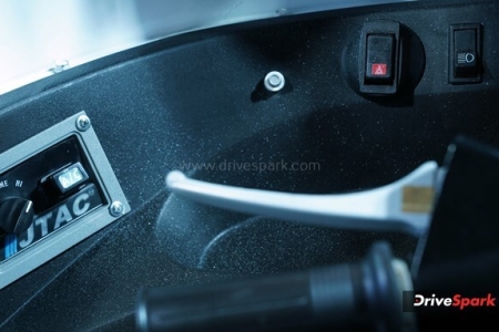 OSM Kraze AC Electric Auto Rickshaw Photos - Auto Expo 2023 Images