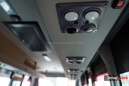 SML Isuzu Executive LX CNG Turbo Photos - Auto Expo 2023 Images