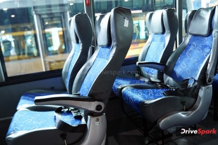 SML Isuzu Executive LX CNG Turbo Photos - Auto Expo 2023 Images