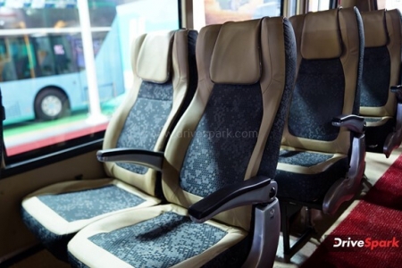 SML Isuzu Executive LX Photos - Auto Expo 2023 Images