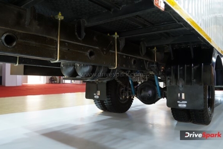 SML Isuzu Samrat GS 24ft MS Container Photos - Auto Expo 2023 Images