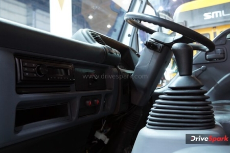 SML Isuzu Samrat GS 24ft MS Container Photos - Auto Expo 2023 Images