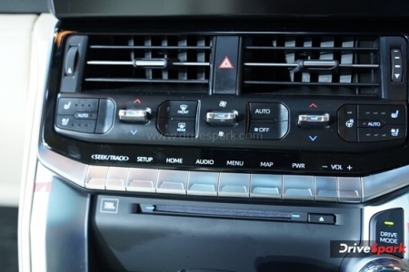 Toyota Land Cruiser LC300 Photos - Auto Expo 2023 Images