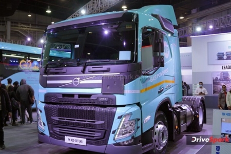 Volvo FM 420 4X2T LNG Photos - Auto Expo 2023 Images