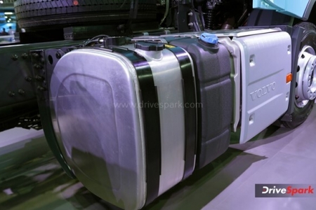 Volvo FM 420 4X2T LNG Photos - Auto Expo 2023 Images