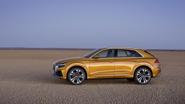 Wallpaper Audi Q8