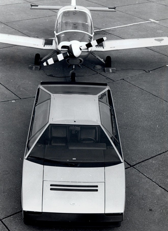 1980 Aston Martin Bulldog Concept Wallpapers