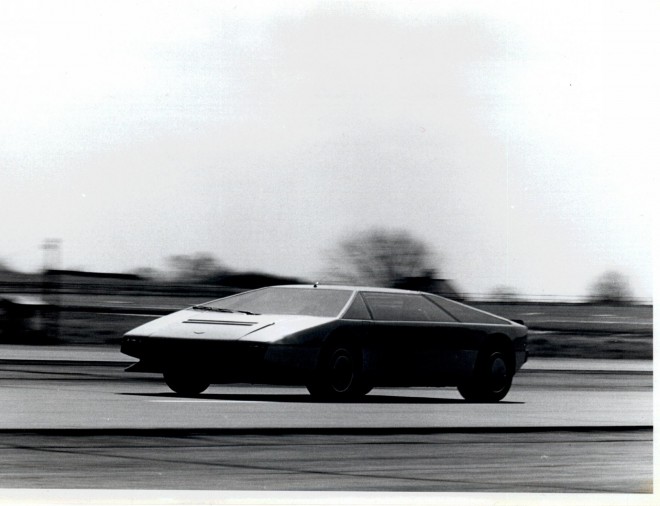 1980 Aston Martin Bulldog Concept Wallpapers