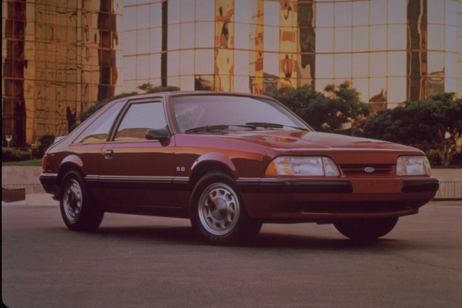 1988 Ford Mustang Wallpapers