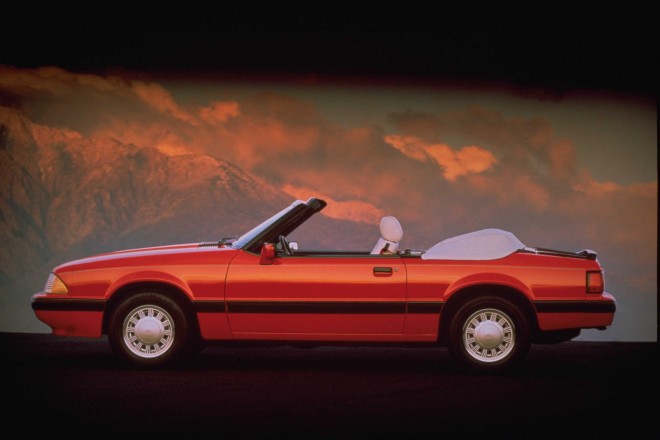 1989 Ford Mustang Wallpapers