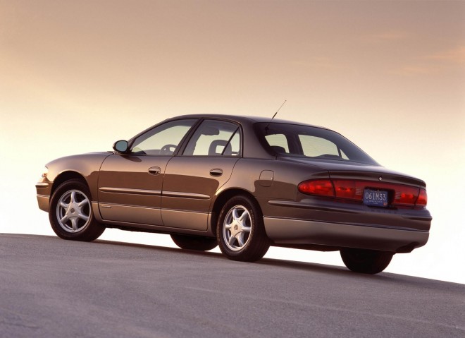 2003 Buick Regal Wallpapers
