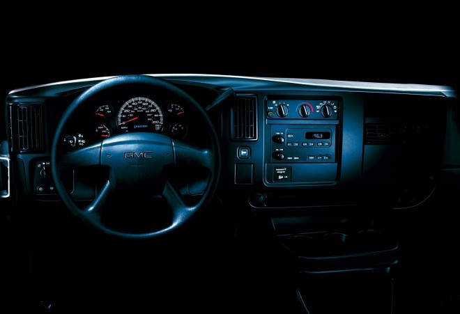 2003 GMC Savana Wallpapers