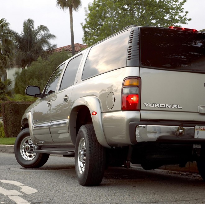 2003 GMC Yukon Wallpapers